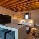 Lindos Calmare Suites